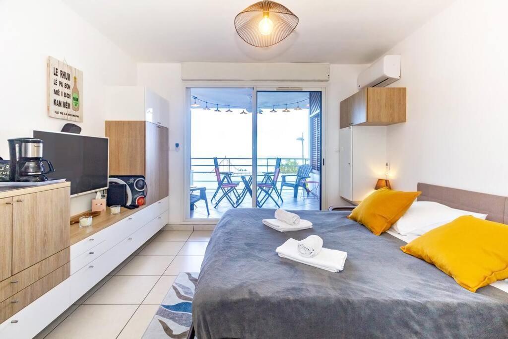 Oceanides - Studio Renove Avec Magnifique Vue Mer - Saint-Gilles-Les-Bains 외부 사진